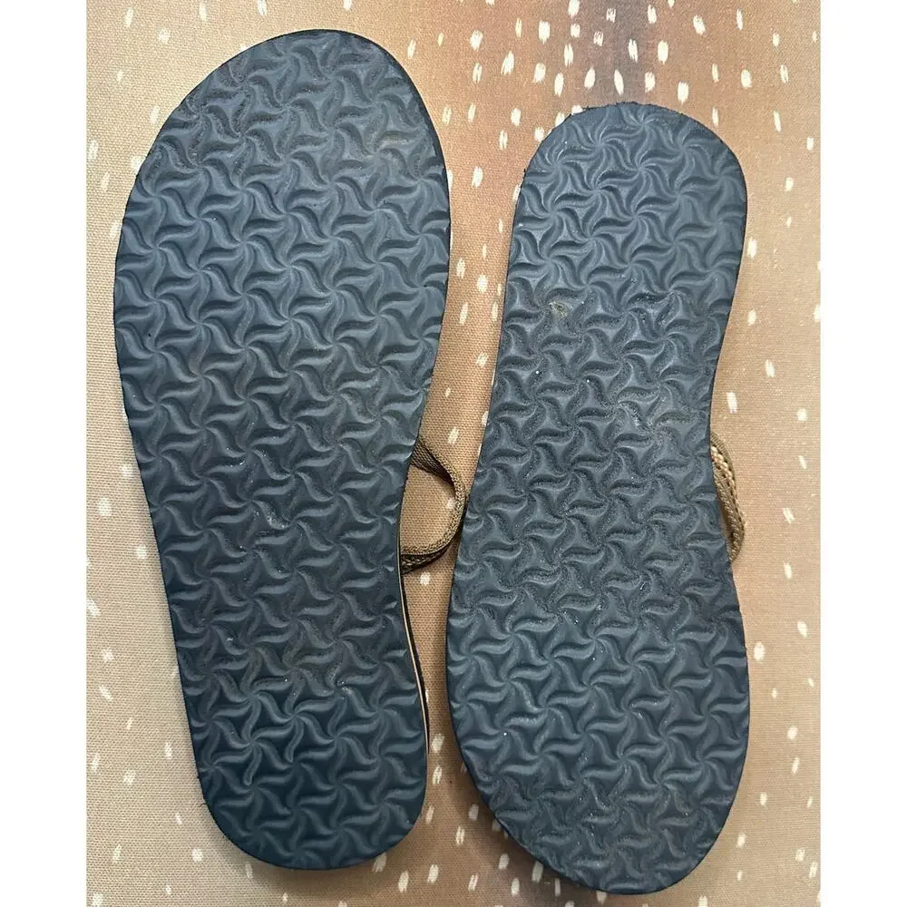 NWOT TEVA Olowahu Flip Flops in Brown Size 8